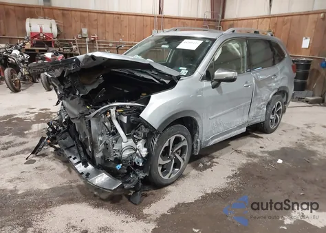 2024 Subaru Forester Touring z USA, uszkodzony, nr VIN JF2SKAMC7RH442061